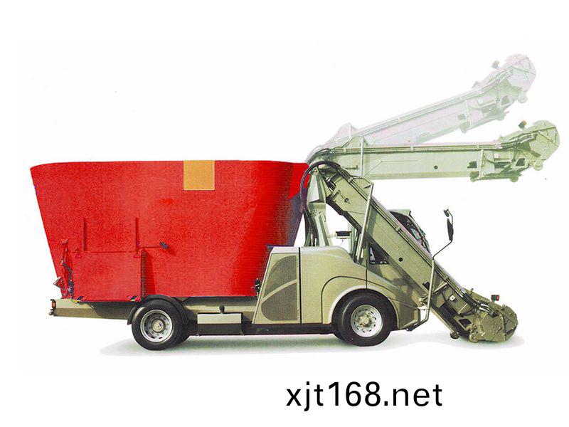 立式(shi)自(zi)走(zou)式动(dong)物(wu)饲料搅拌机(ji)